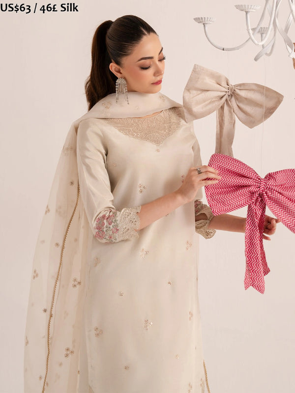 Izel The Silk Chapter-09