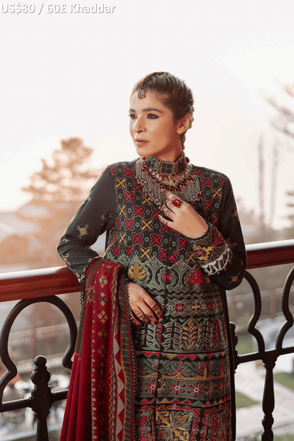 Maryam Hussain Winter Shawl-09